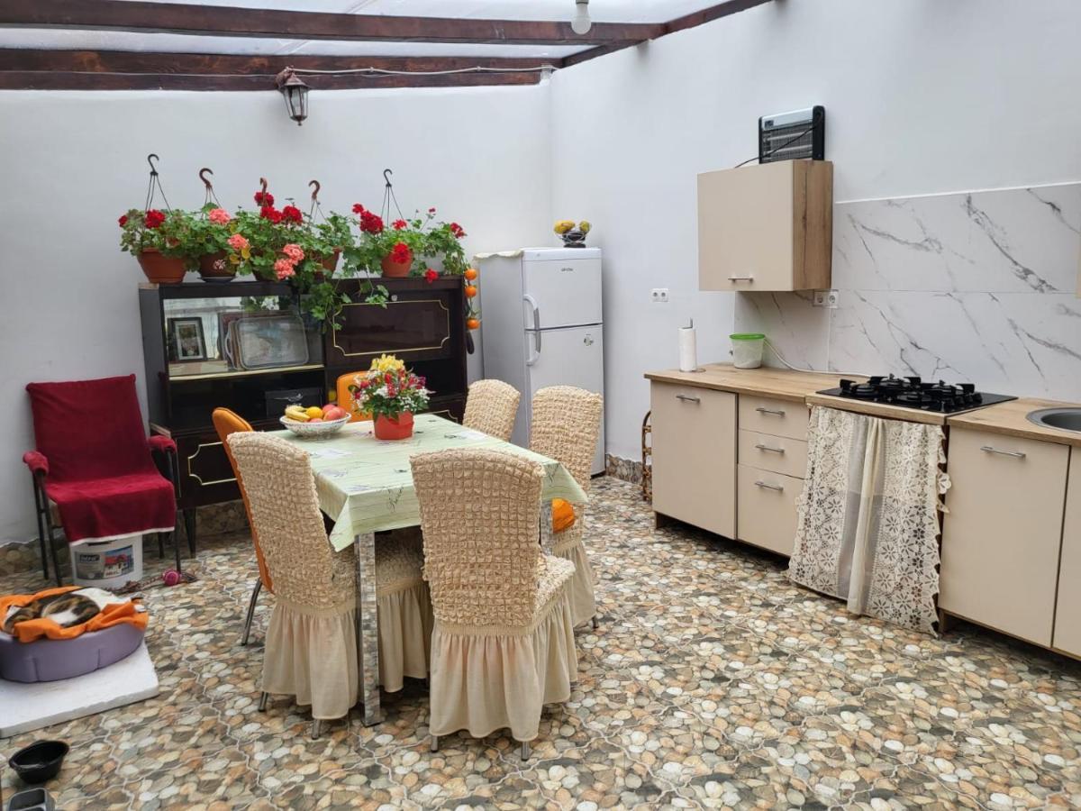 Апартаменты Apartament Cu Terasa Si Gratar Сату-Маре Экстерьер фото